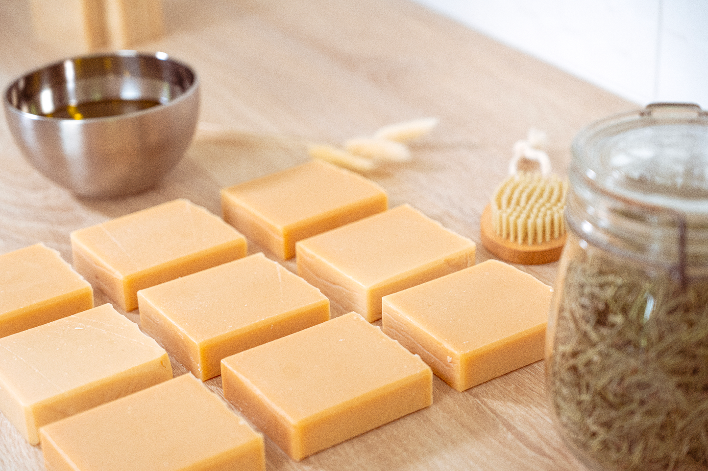 Savon au lait de vache bio lait de foin entier artisanal naturel fabriqué en france occitanie sud ouest