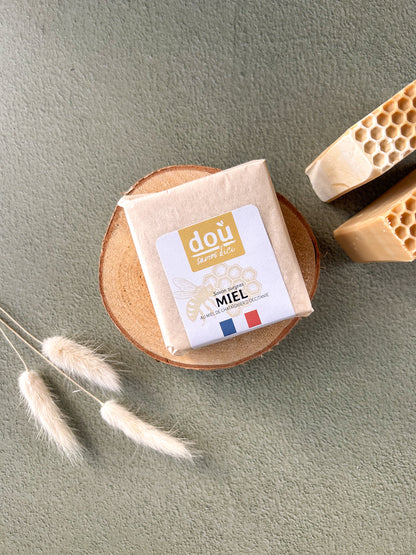 Savon artisanal naturel au miel fabriqué en france occitanie sud ouest